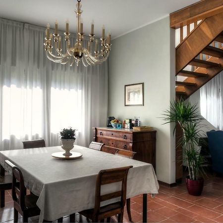 Casa Lunia Guesthouse เมสเตร ภายนอก รูปภาพ
